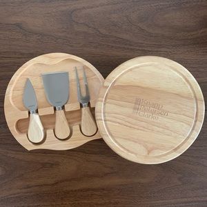 Cheese cutting board set